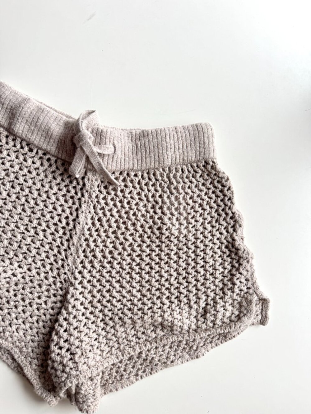 ABERCROMBIE & FITCH Taupe Cotton Blend Crochet Open Knit Cover-Up Shorts, Size M - Picture 3 of 8